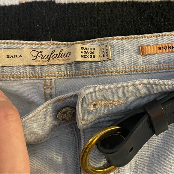 Zara Skinny Light Wash Jeans - Picture 5 of 5